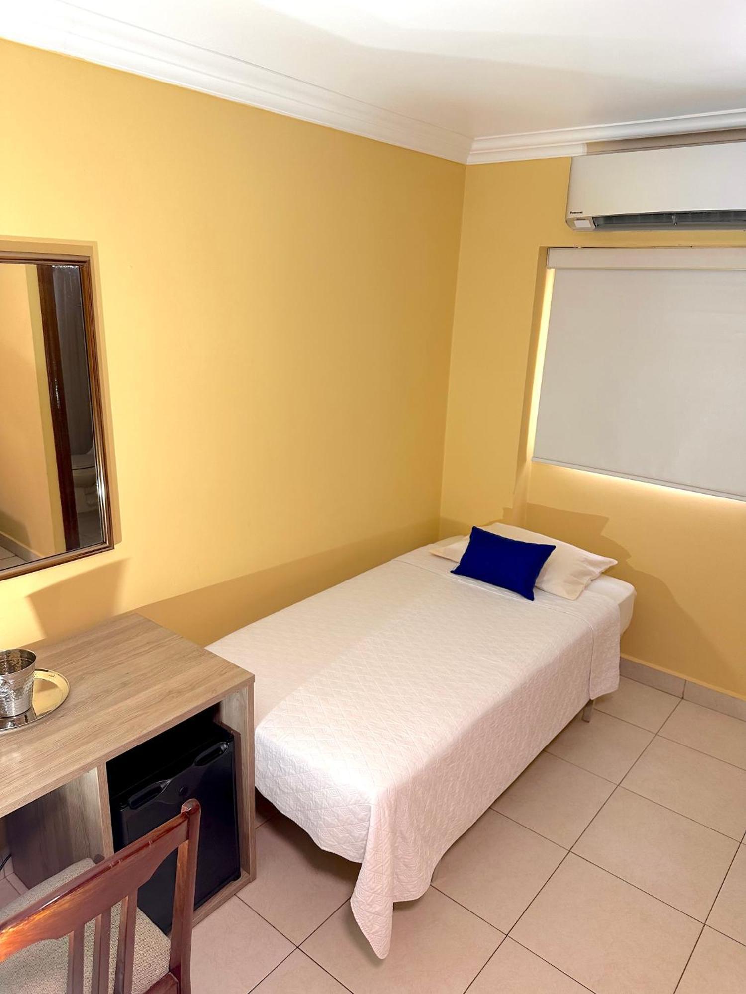 Hotel Andros Colon Extérieur photo
